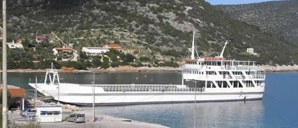 Landing Craft on Sea shore / Starboard